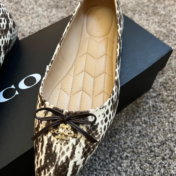 Coach flats new with tags and original box - Picture 5 of 5